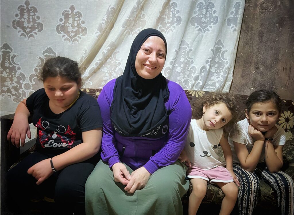 Light is Life, a family enriches her daily life with the solar lamp system.